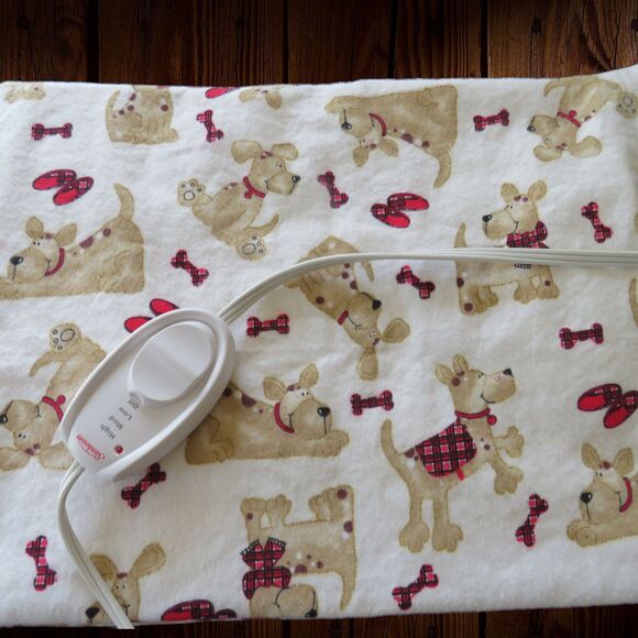 Heating Pad Cover, 12 x 15, Soft Tan Flannel With Dogs, 3 Snap Closure - Picture 1 of 5